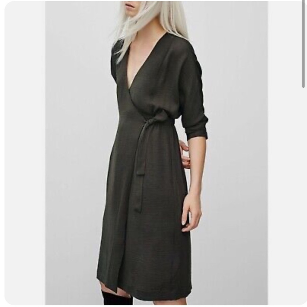 NWT Aritzia Babaton Ludovic V-Neck Wrap Dress
Black XXSmall - Picture 2 of 16